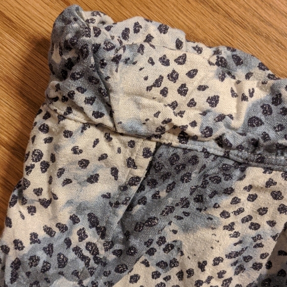 Community Brand 100% silk shorts - Picture 4 of 4